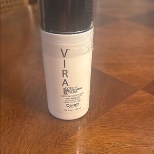 New Never Opened Celeb Luxury VIRAL Leave-In Conditioner 3.4 oz